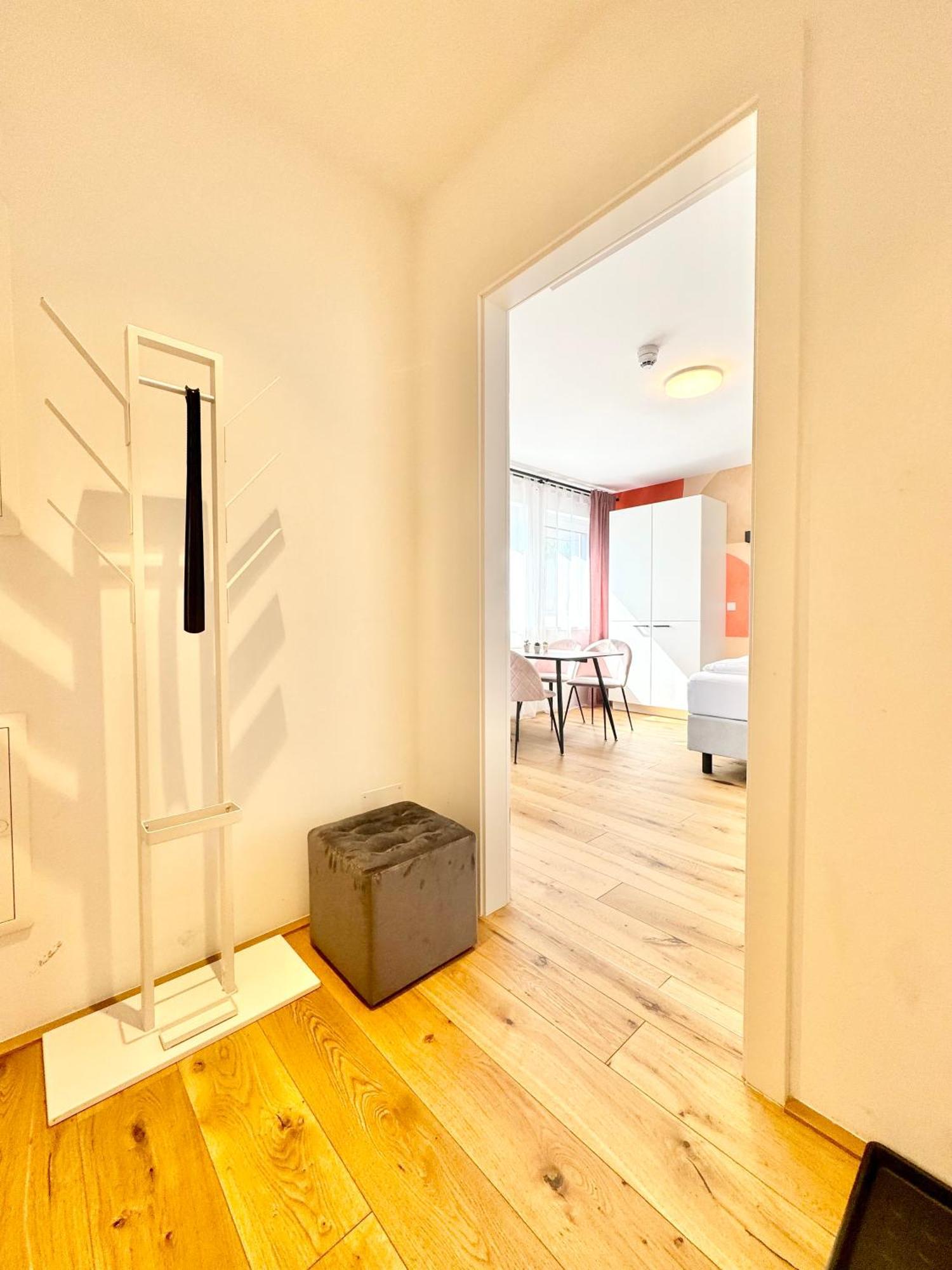 Stylische Wohnung Mit Balkon Bécs Kültér fotó